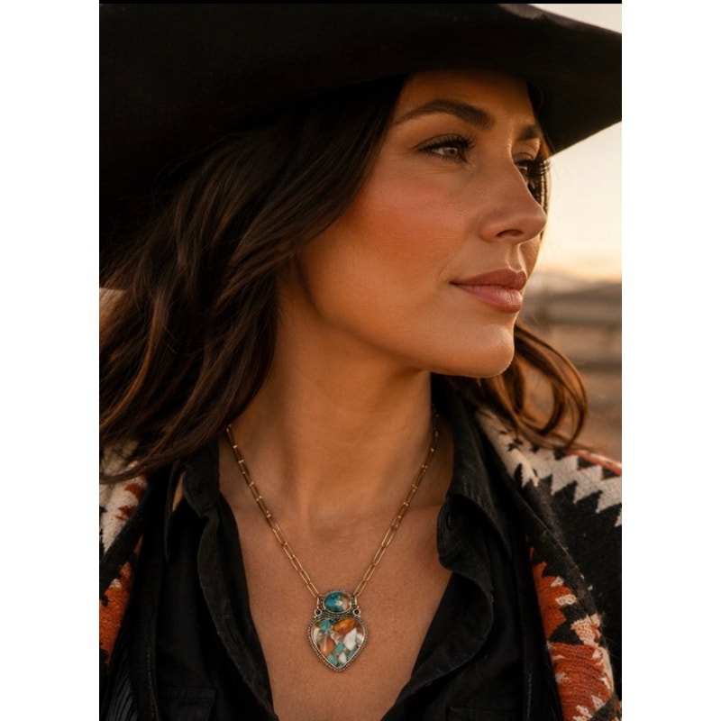 Mohave Turquoise Spiny Oyster in Copper w Paper Clip Chain