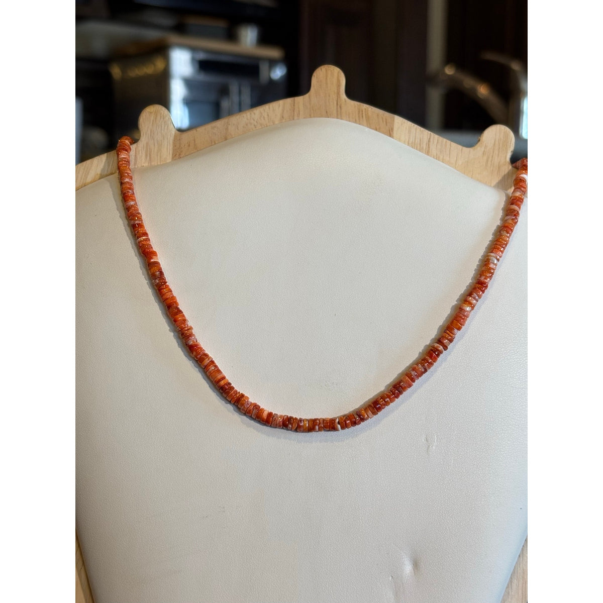 Orange Spiny Oyster Shell Heishi Necklace – 16-Inch Southwestern Style