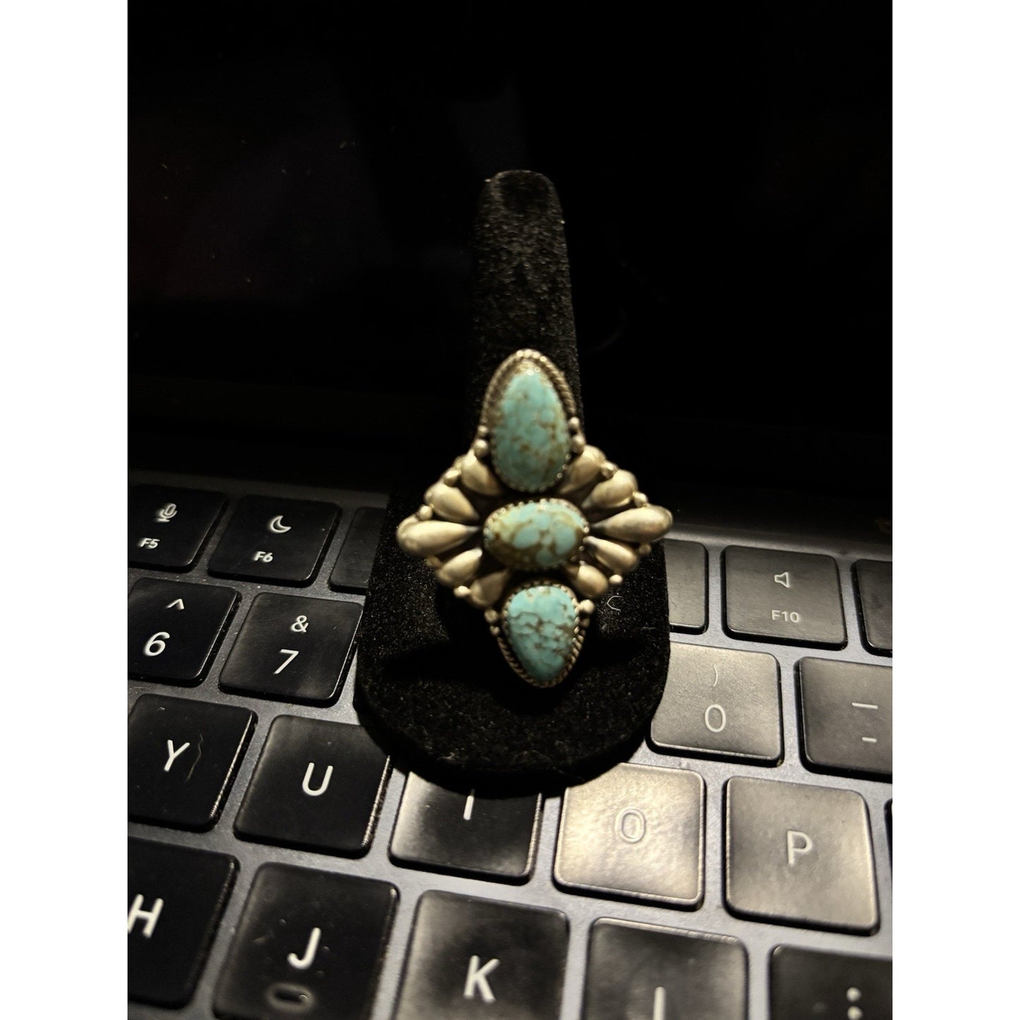 Sterling Silver Kingman Turquoise Ring size 7 Boho 3 Stone Southwestern Style