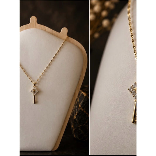 18k Gold Plated Water Resistant Tarnish Free Heart & Key Pendant Necklace Set