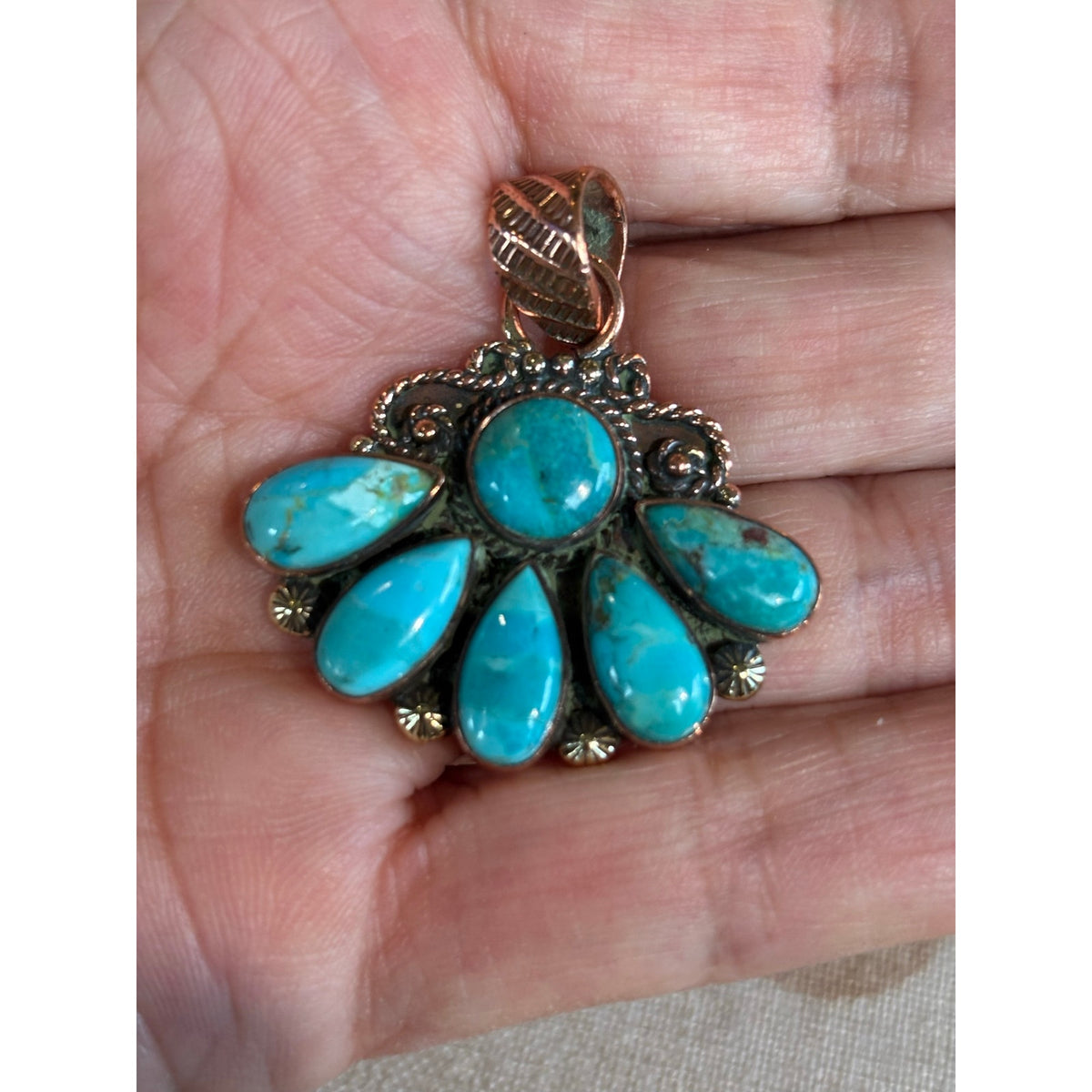 Mojave Turquoise Copper Fan Pendant Heishi Necklace – 18"