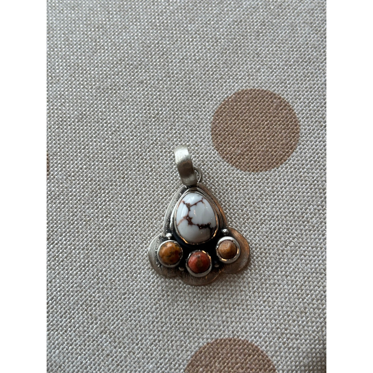 16" 3mm Spiny Oyster Necklace with Wild Horse Jasper Pendant